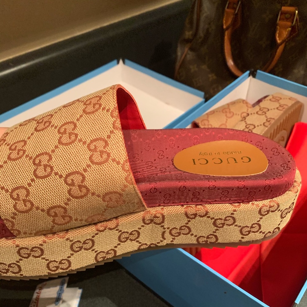 Original Gucci GG Slides
